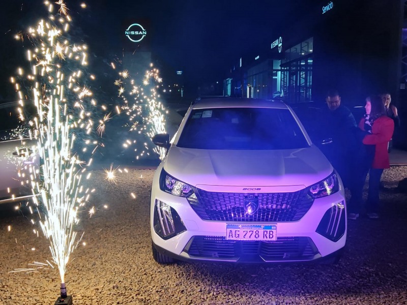 Le Mont present el nuevo Peugeot 2008: actitud, diseo y sofisticacin